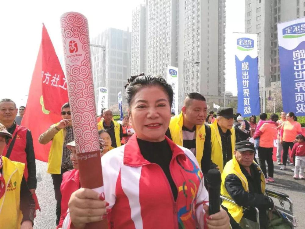 挑戰極限，為愛(ài)助跑——殘障朋友參加鄭開(kāi)馬拉松